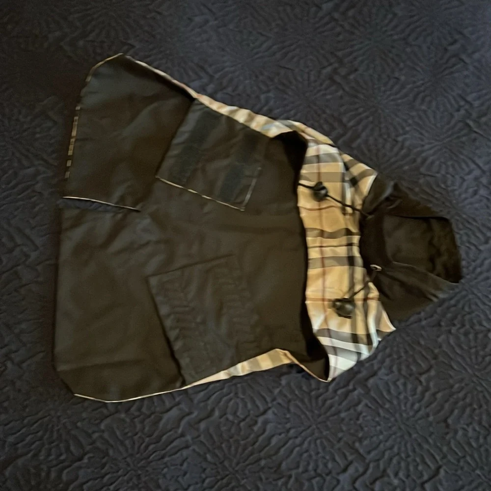 NWOT Authentic Burberry ring dog coat